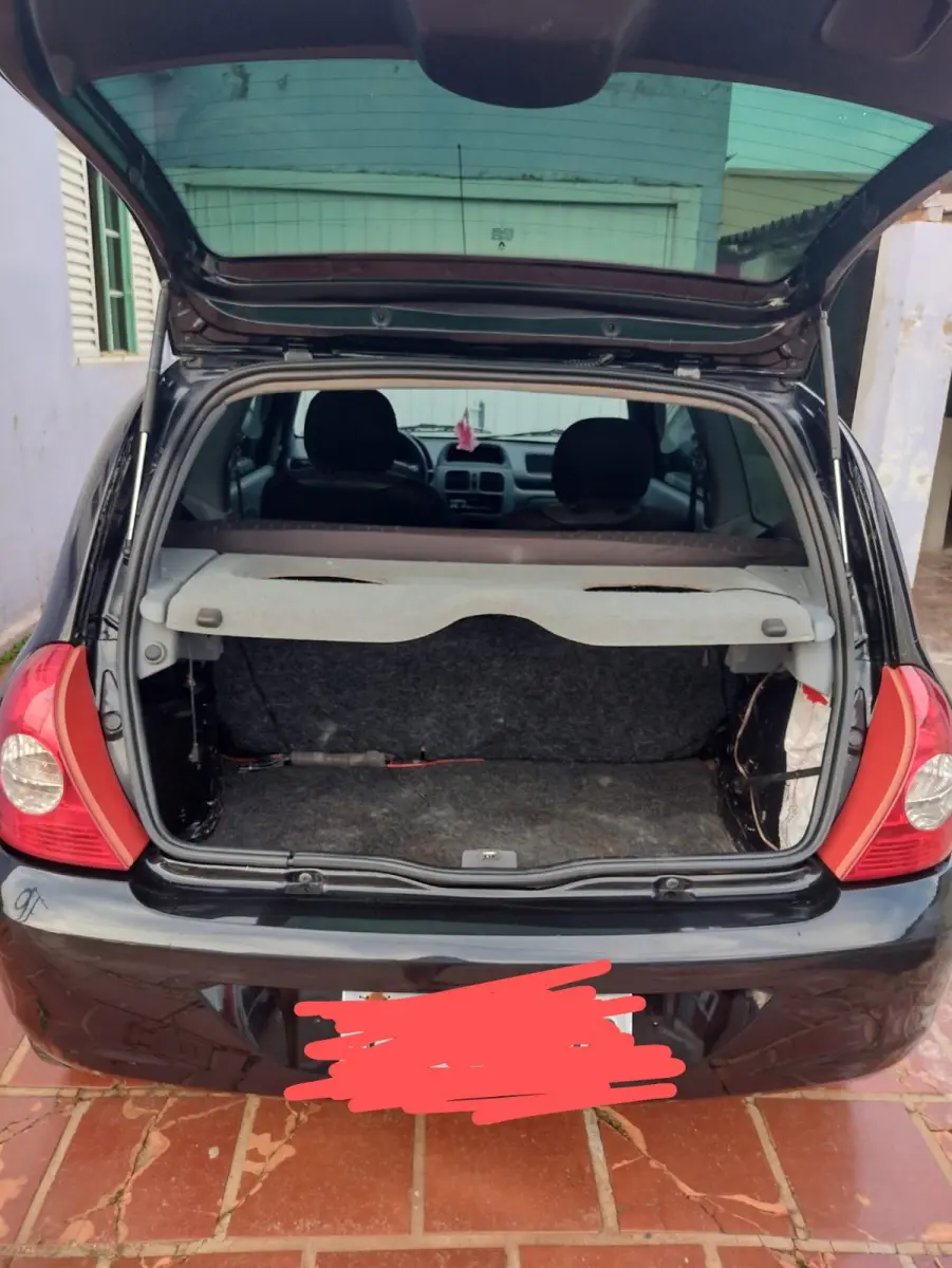 LOTE 000 - Renault Clio, fabricação/modelo 2010/2011