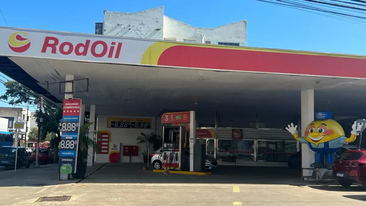 LOTE 002 - O imóvel, com área de 1.281,01m2, na Av. São Pedro nº 1000, de esquina com a Av. Pará Juntamente com o imóvel estará o Fundo de Comércio