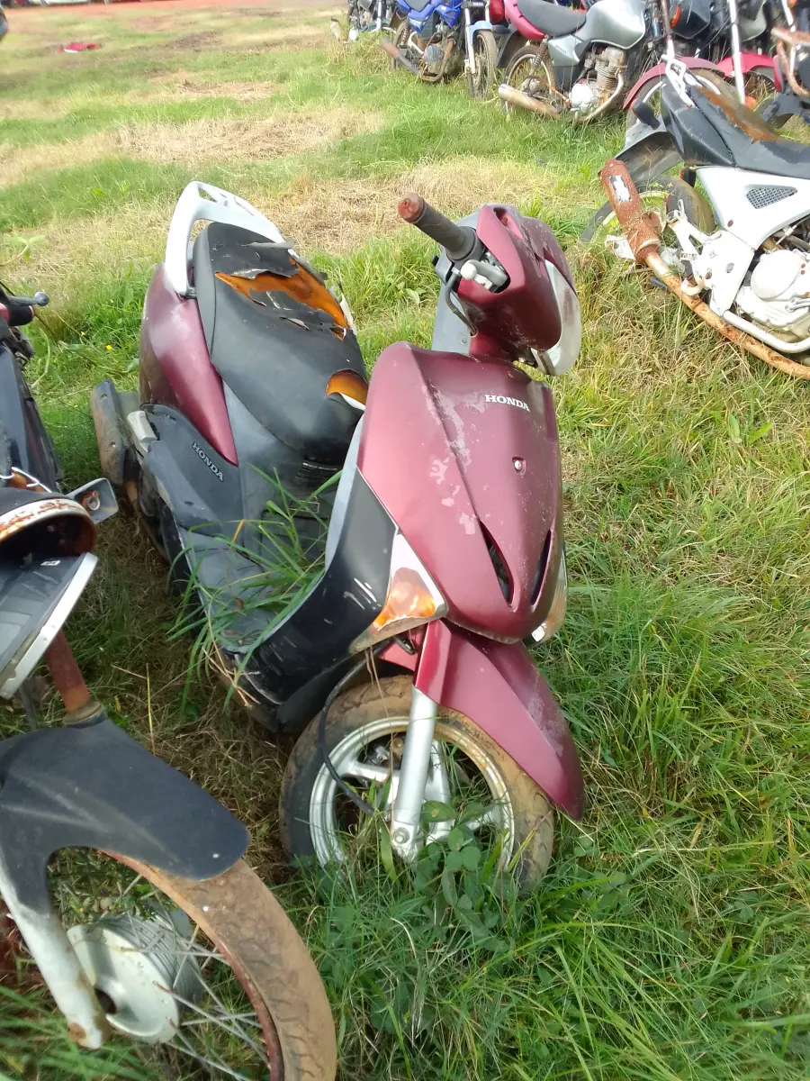 LOTE 000 - Honda/Lead 110, fabricação/modelo 2012/2012, cor vermelha