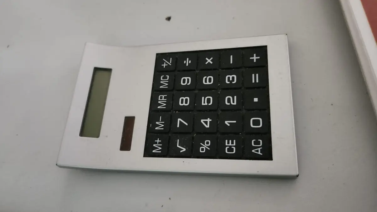 LOTE 134 - 9 CALCULADORAS DE MESA