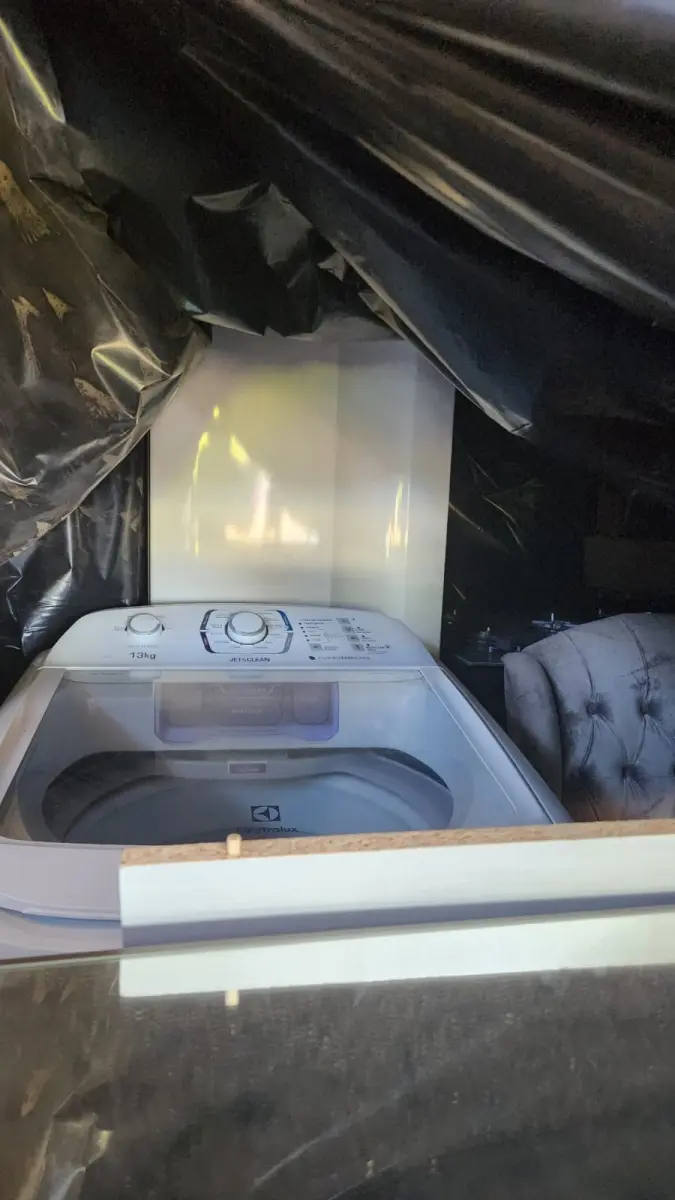 LOTE 037 - FREEZER VERTICAL, ELECTROLUX