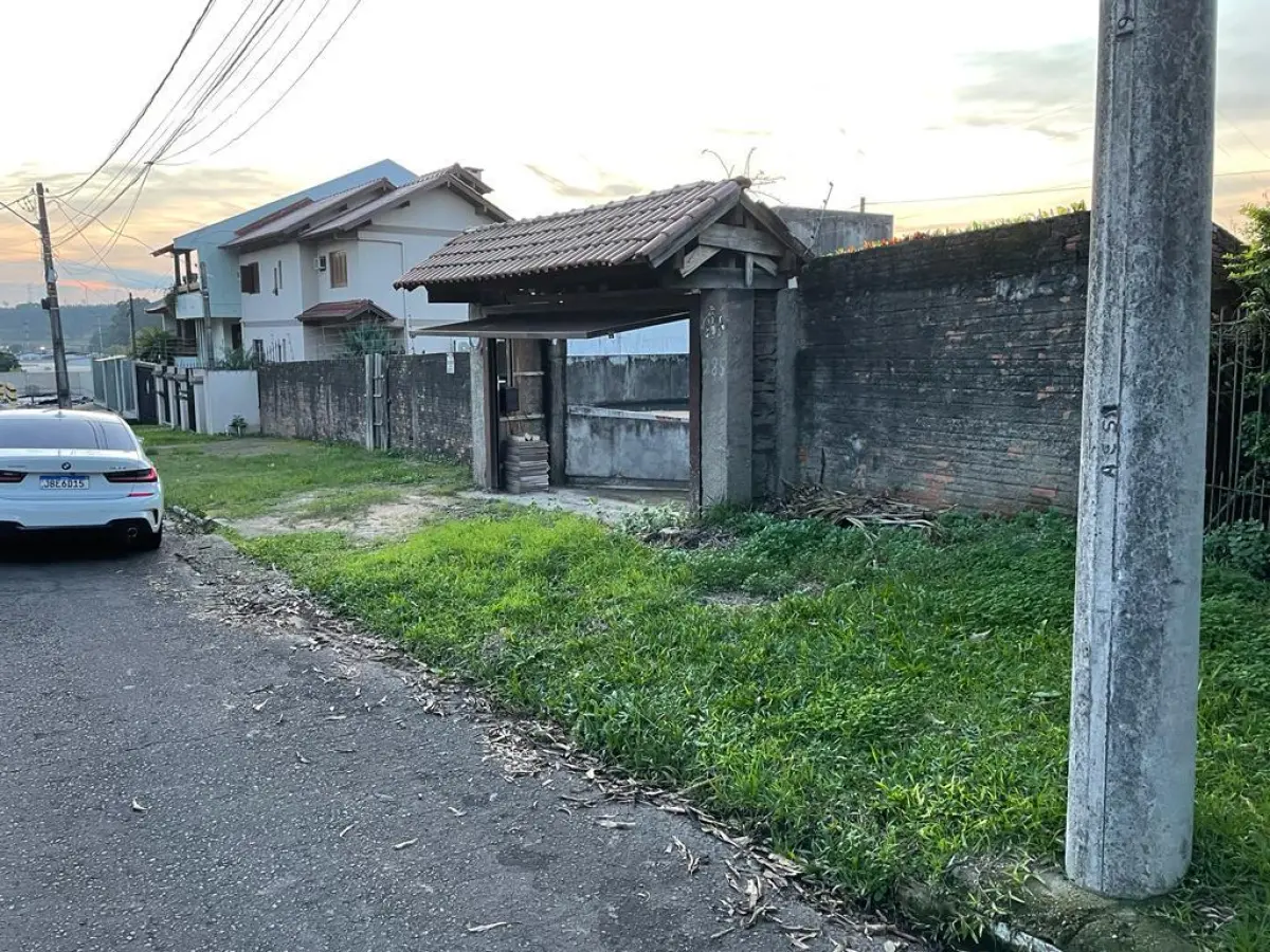 LOTE 001 - GRANDE PRÉDIO 2.415m2 EM NH – RUA SETE DE SETEMBRO COM LOCAÇÃO GARANTIDA