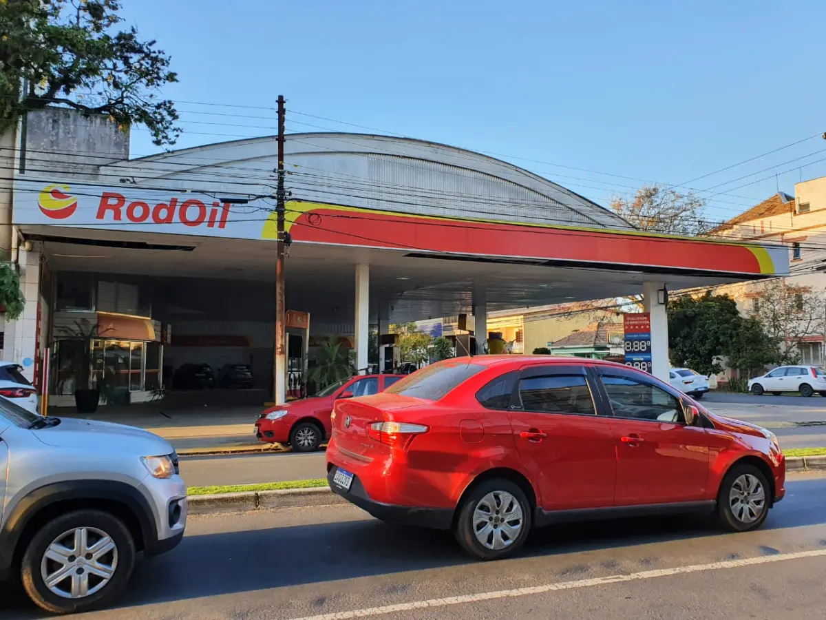 LOTE 002 - O imóvel, com área de 1.281,01m2, na Av. São Pedro nº 1000, de esquina com a Av. Pará Juntamente com o imóvel estará o Fundo de Comércio