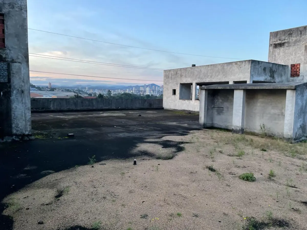 LOTE 001 - GRANDE PRÉDIO 2.415m2 EM NH – RUA SETE DE SETEMBRO COM LOCAÇÃO GARANTIDA