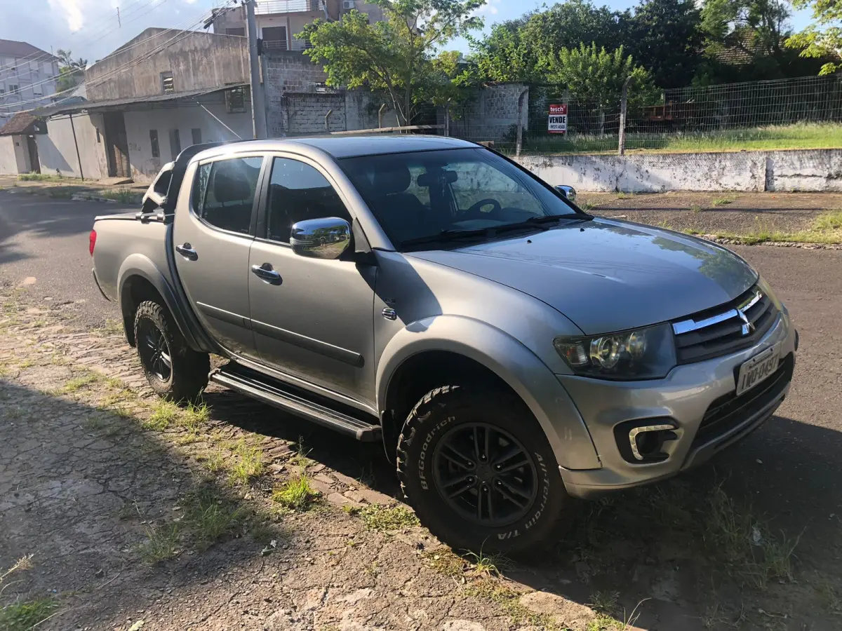 LOTE 000 - MMC L200 TRITON HPE D