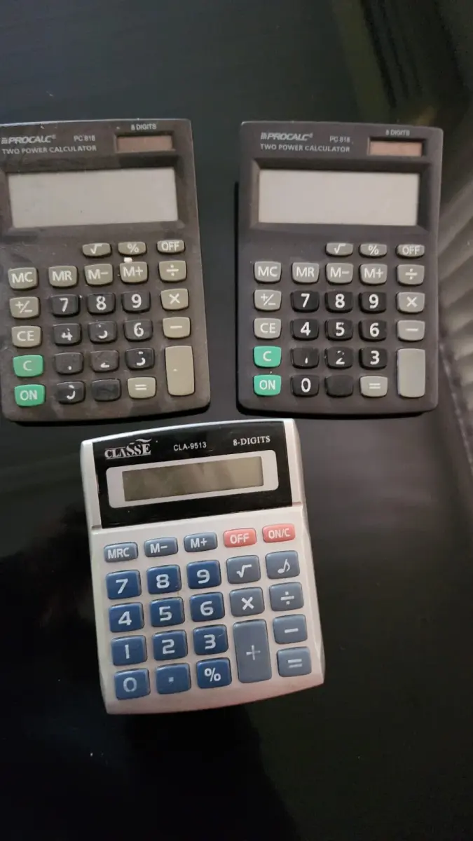 LOTE 134 - 9 CALCULADORAS DE MESA