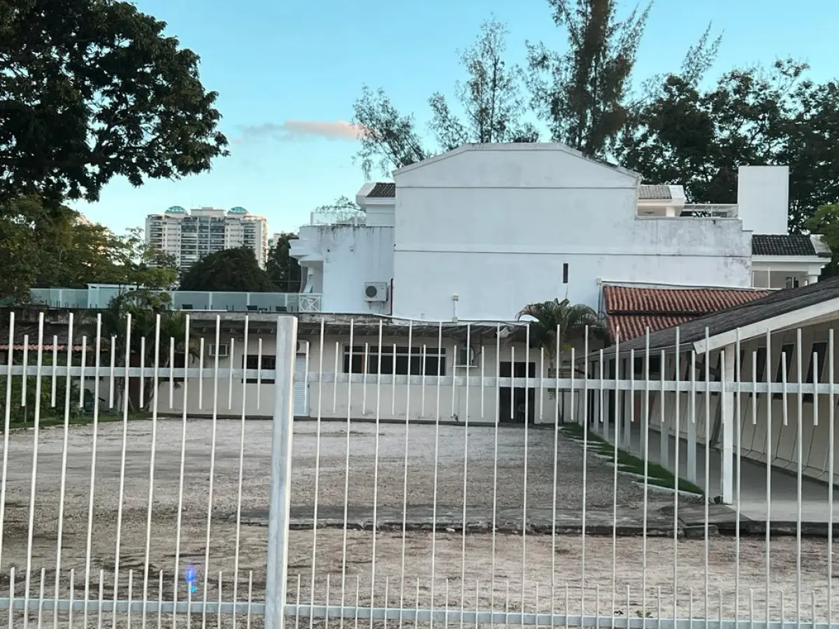 LOTE 001 - GRANDE TERRENO 1.742M2 ESQUINA DE FRENTE PARA AV. DAS AMERICAS - RIO DE JANEIRO