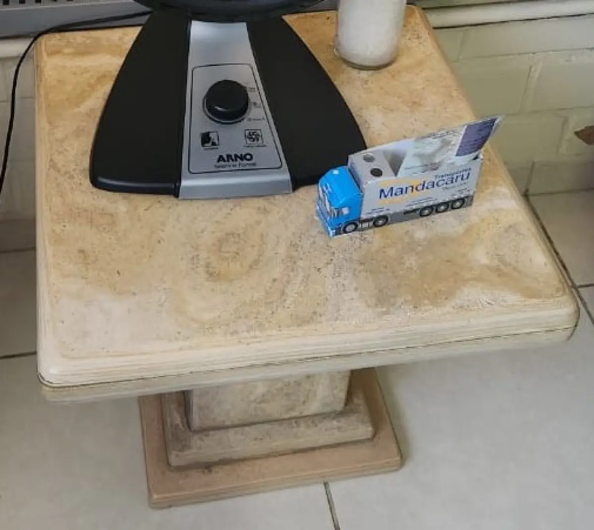 LOTE 188 - MESA DE CENTRO, DE PEDRA