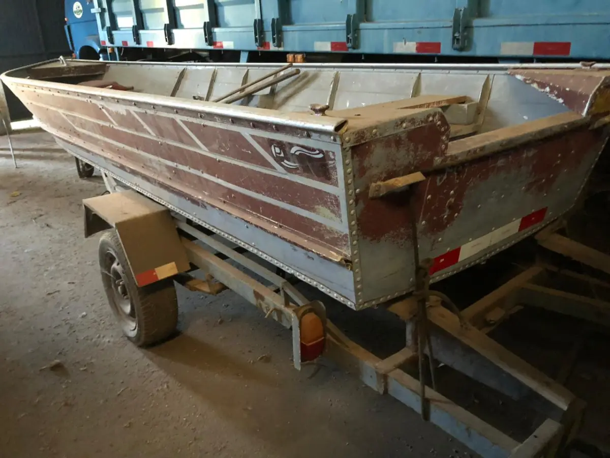 LOTE 067 - BARCO DE 5M C/ REBOQUE S/ PLACA