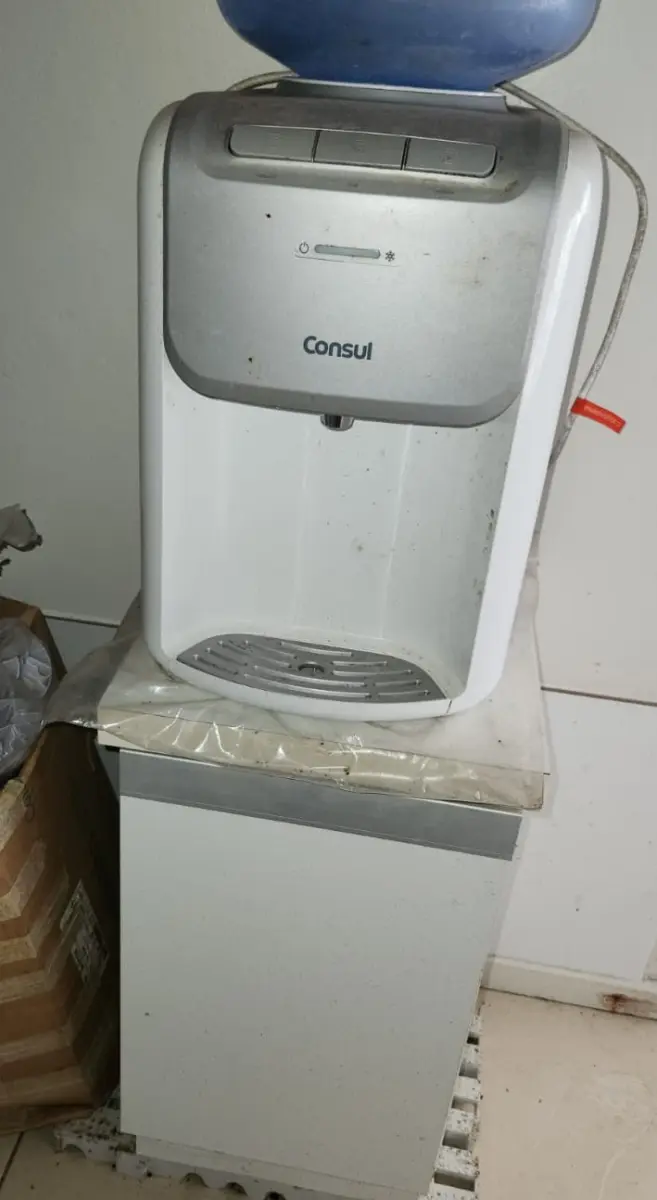 LOTE 214 - BEBEDOURO REFRIGERADO