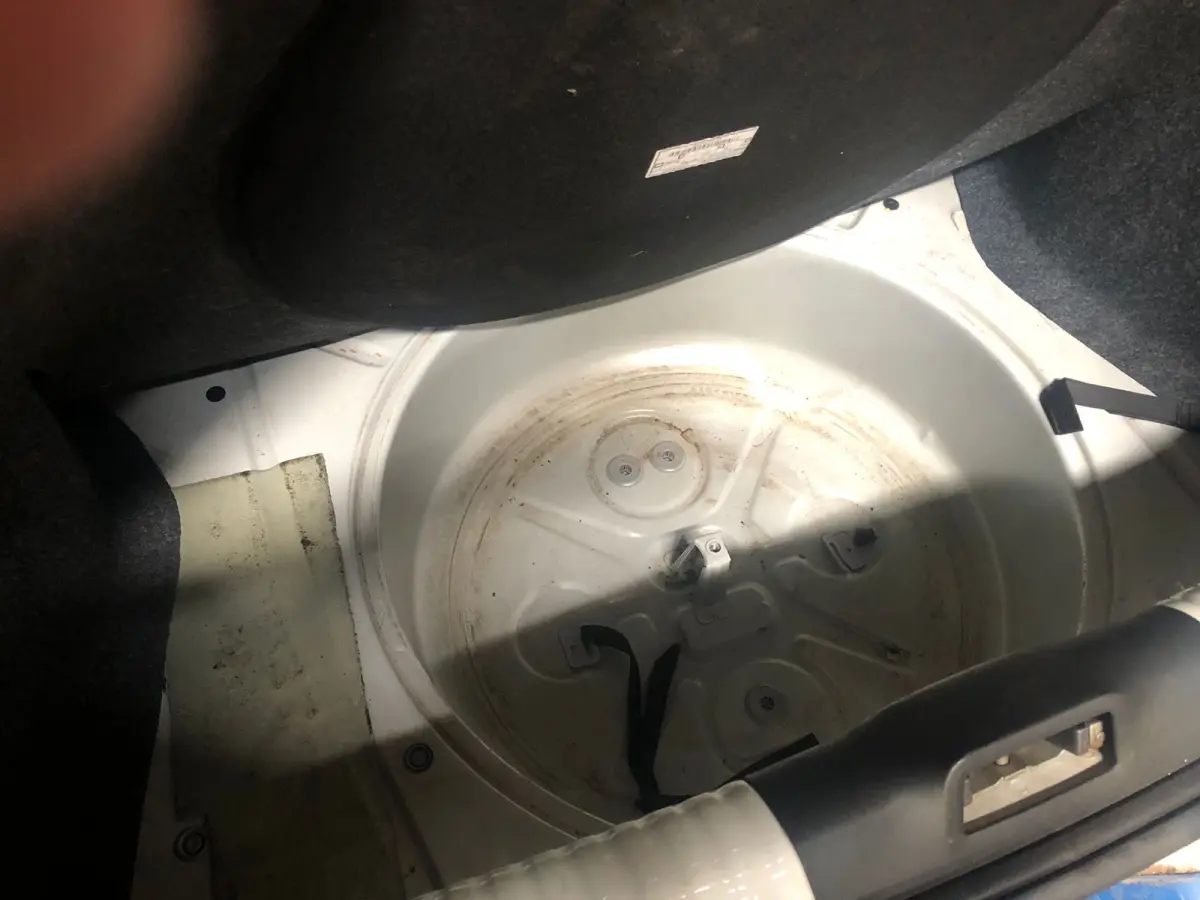 LOTE 002 - Volkswagen/Gol Trendline 1.0 T. Flex 12V 5p, ano/mod 2017/2018, placas IXZ 2349