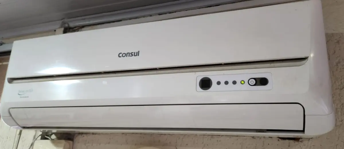 LOTE 103 - "AR CONDICIONADO SPLIT CONSUL,12.000 BTU"