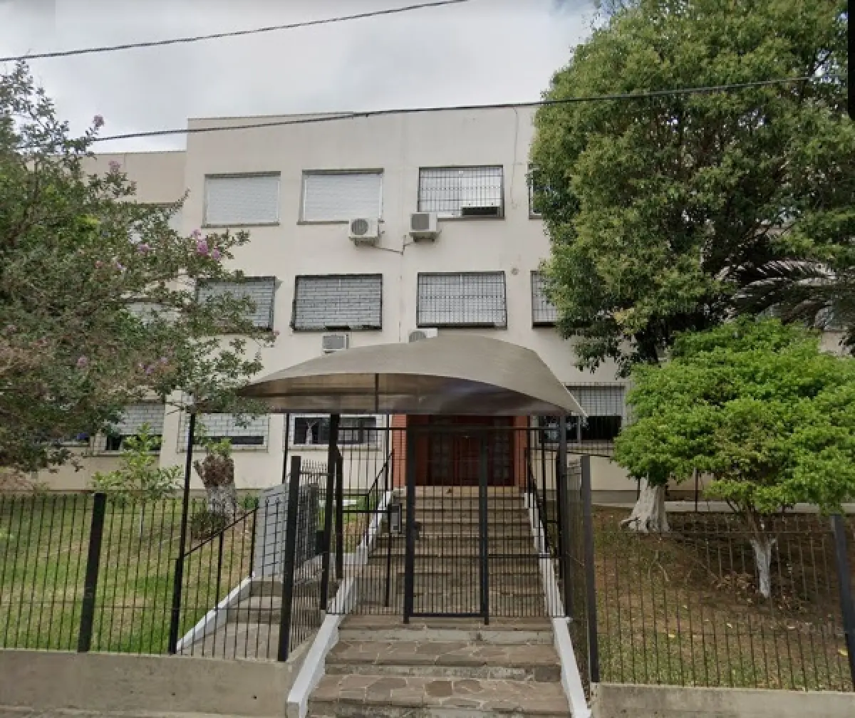 LOTE 000 - O apartamento nº 202 do Bl. C do Ed. Amaralina,