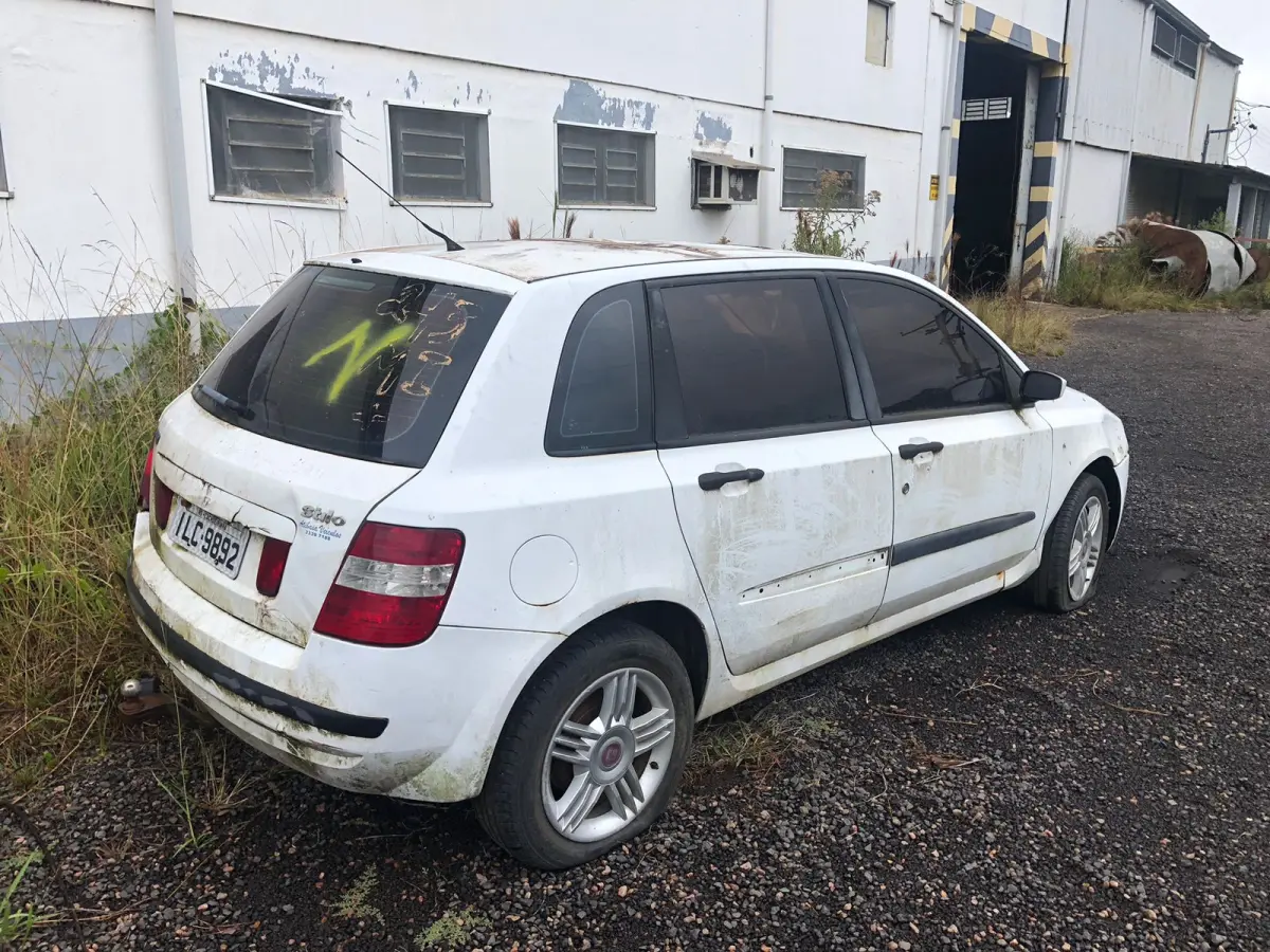 LOTE 002 - Fiat/Stilo, cor branca, fabricação/modelo 2003/2003