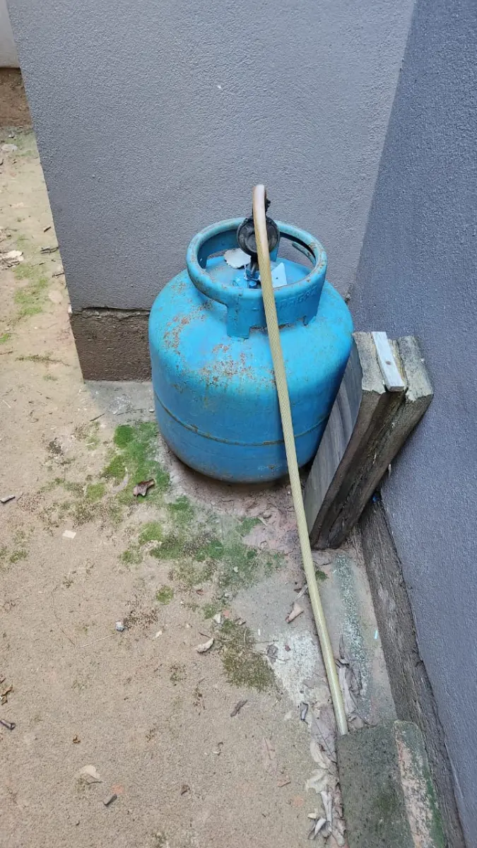 LOTE 207 - BOTIJÃO DE GÁS P13