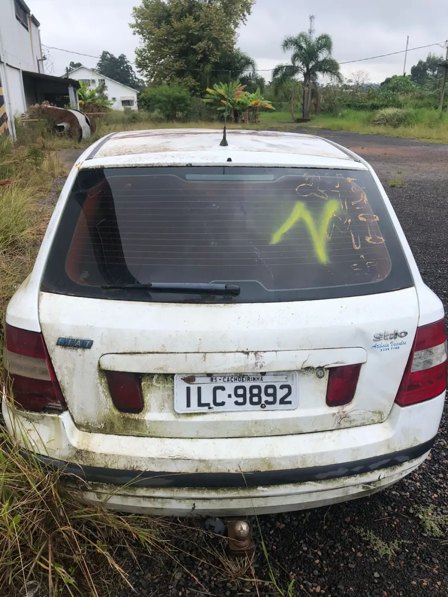 LOTE 002 - Fiat/Stilo, cor branca, fabricação/modelo 2003/2003