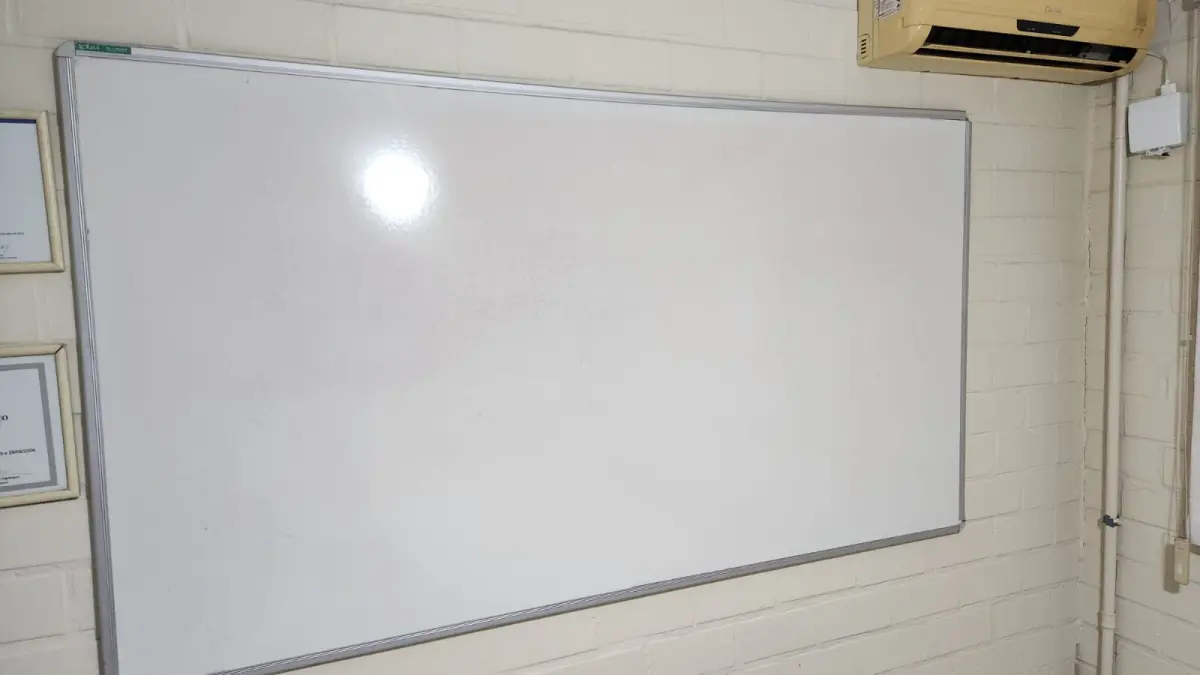 LOTE 126 - 2 QUADRO BRANCO P/ RECADOS