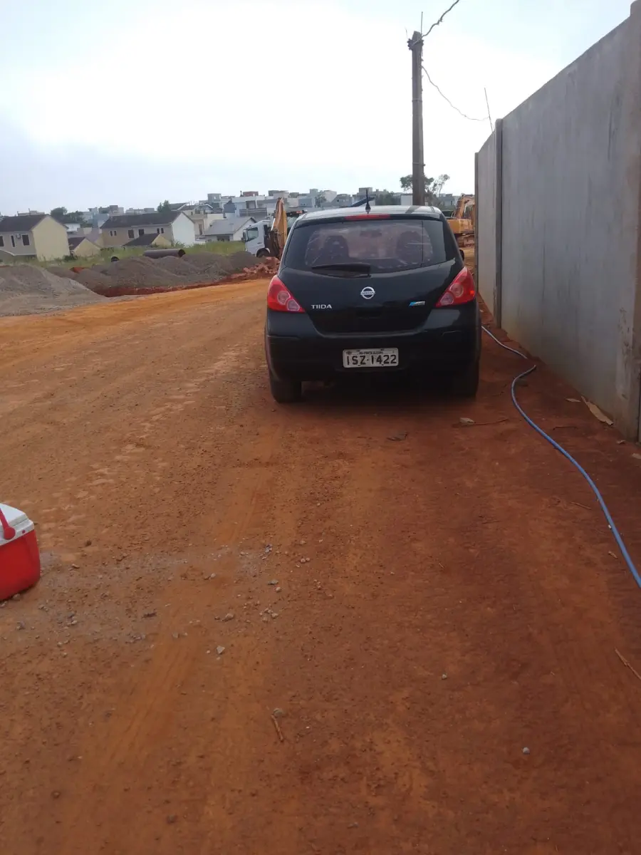 LOTE 002 - I/Nissan Tiida 18S 2012/2013