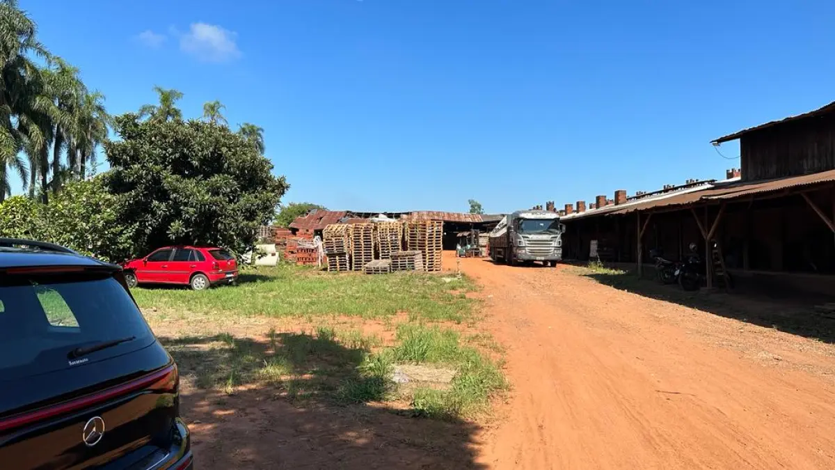 LOTE 001 - UPI DE FABRICA DE TIJOLOS - CERAMICA COMPLETA - CAMINHOES - EMPILHADEIRA -ESCAVADEIRA - SEDE COMPLETA PRODUZINDO - 2 JAZIDAS ATIVAS E COM LICENÇAS - MAIS UM OUTRO IMÓVEL PARA SEDE FUTURA