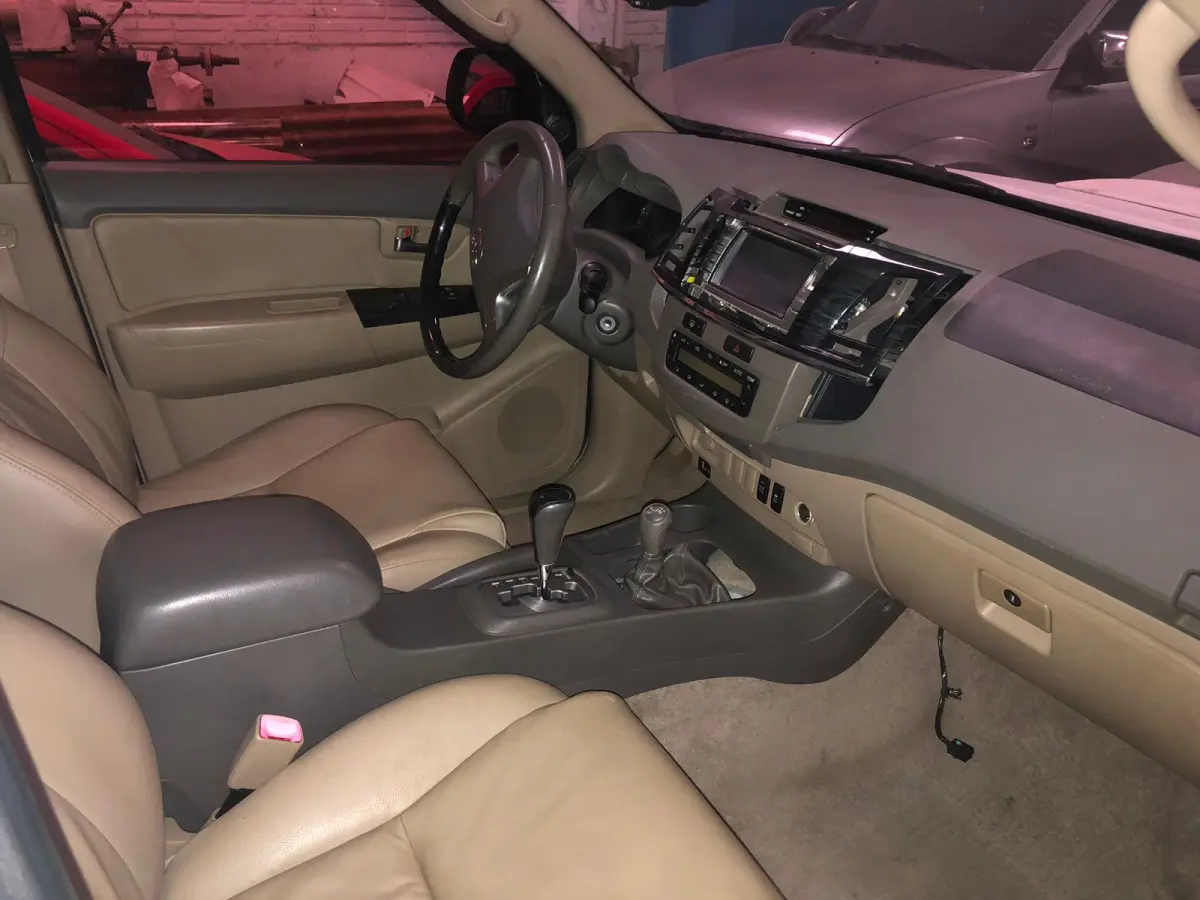 LOTE 000 - Toyota/Hilux SW4 SRV D4-D 4x4 3.0 TDI, diesel, automático, fabricação/modelo 2012/2013