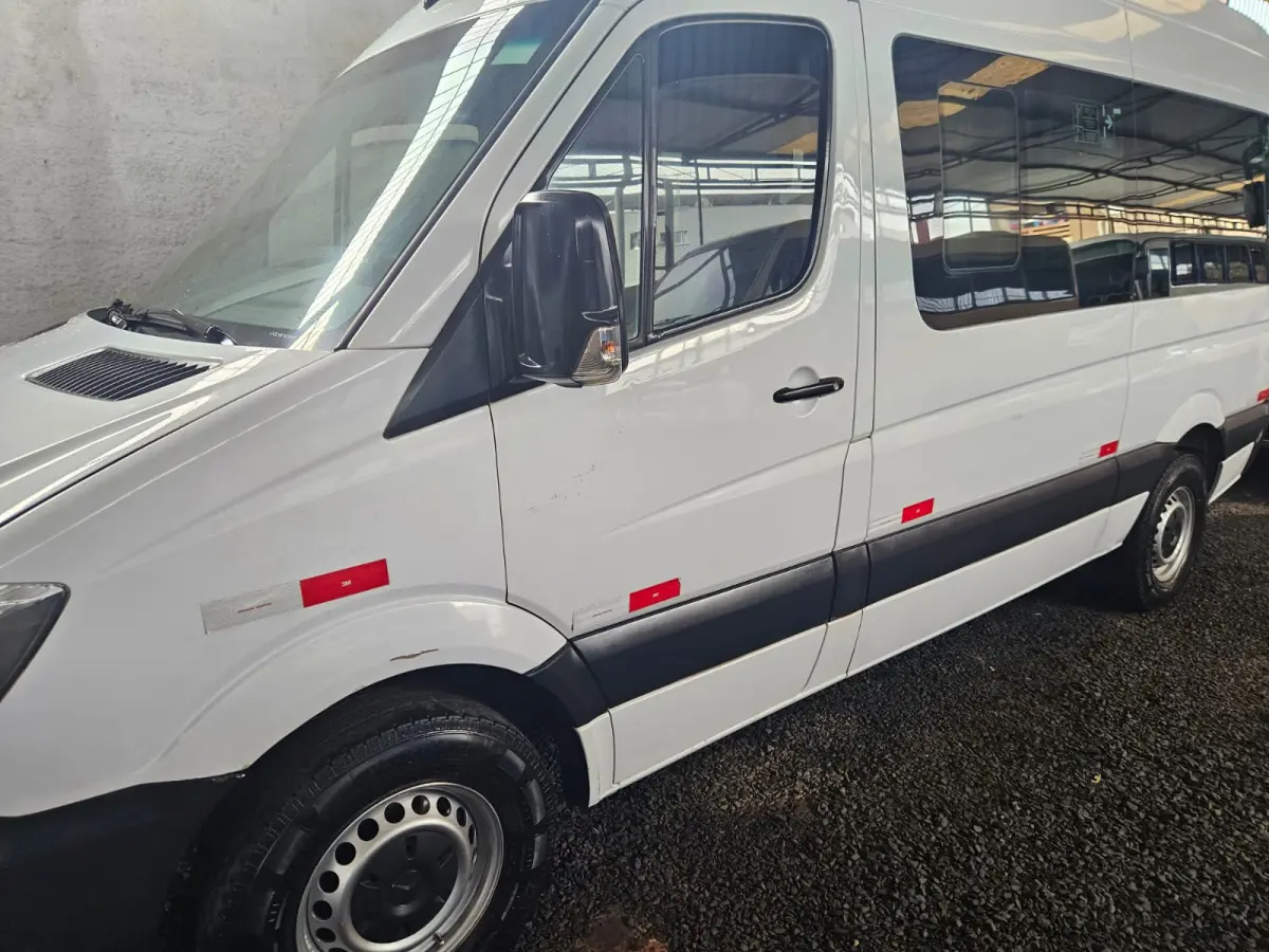 LOTE 001 - SPRINTER 415 VAN LUXO DIESEL, ANO 2019