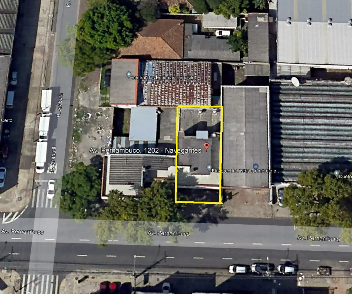 LOTE 002 - O prédio sob nº 1.202 da Avenida Pernambuco, Porto Alegre