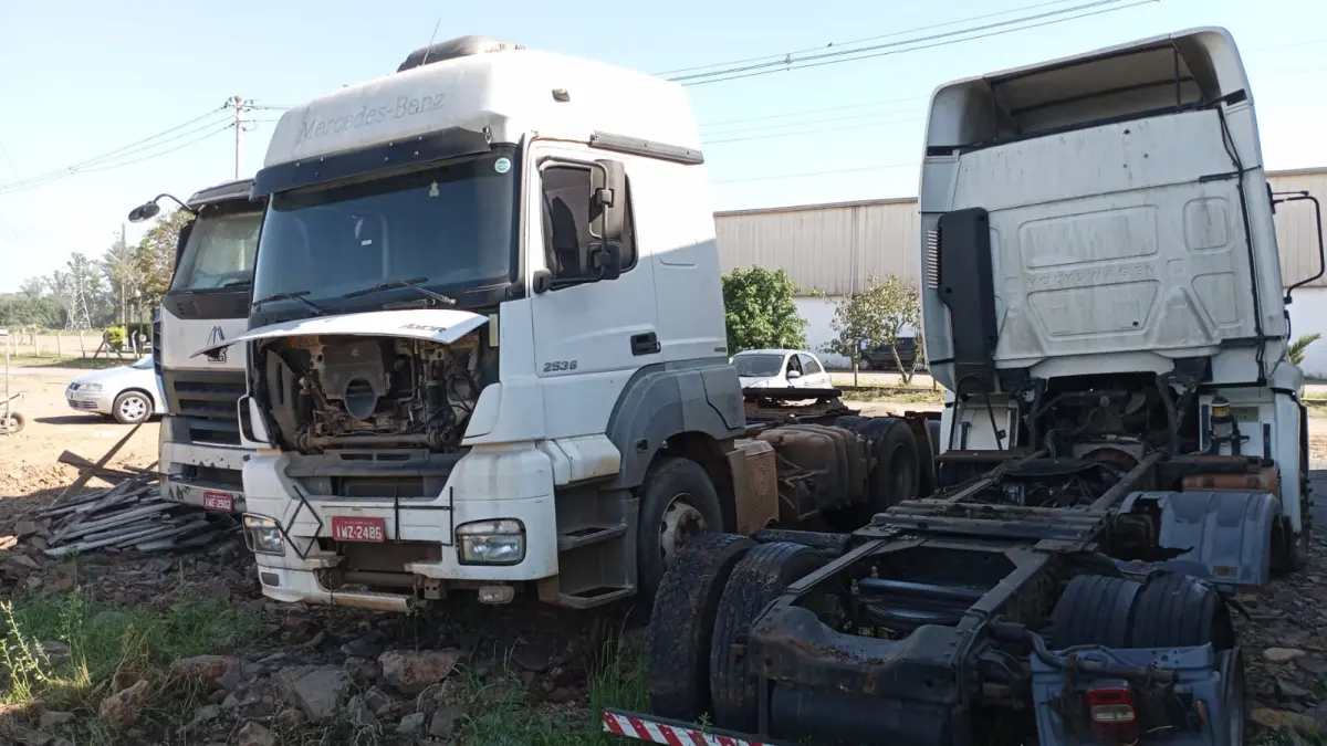 LOTE 001A - ATENÇÃO: LOTE DE TODOS OS CAMINHÕES REMANESCENTES