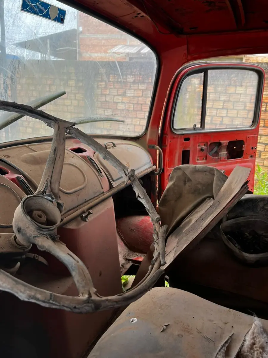 LOTE 001 - Caminhão de carga M. Benz/LS 1113, ano 1976 placa LXV5575.