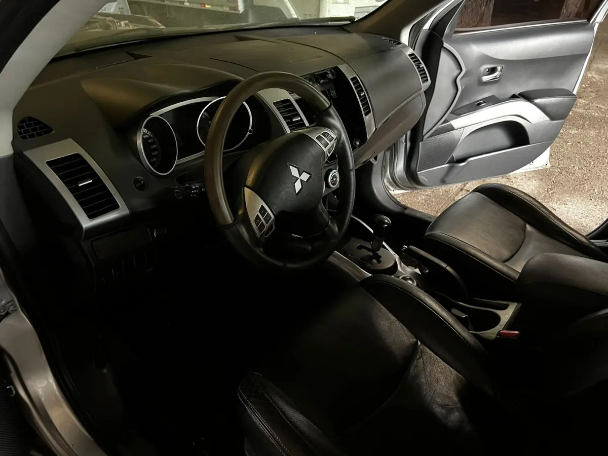 LOTE 001 - I/MMC OUTLANDR 3.0 V6