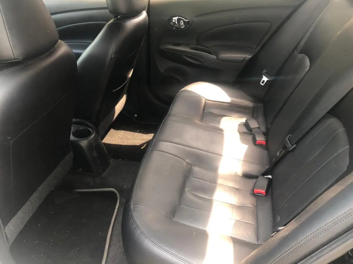 LOTE 012 - Nissan Versa Unique 1.6 16v FlexStart 4p Aut, fab/mod 2016/2017