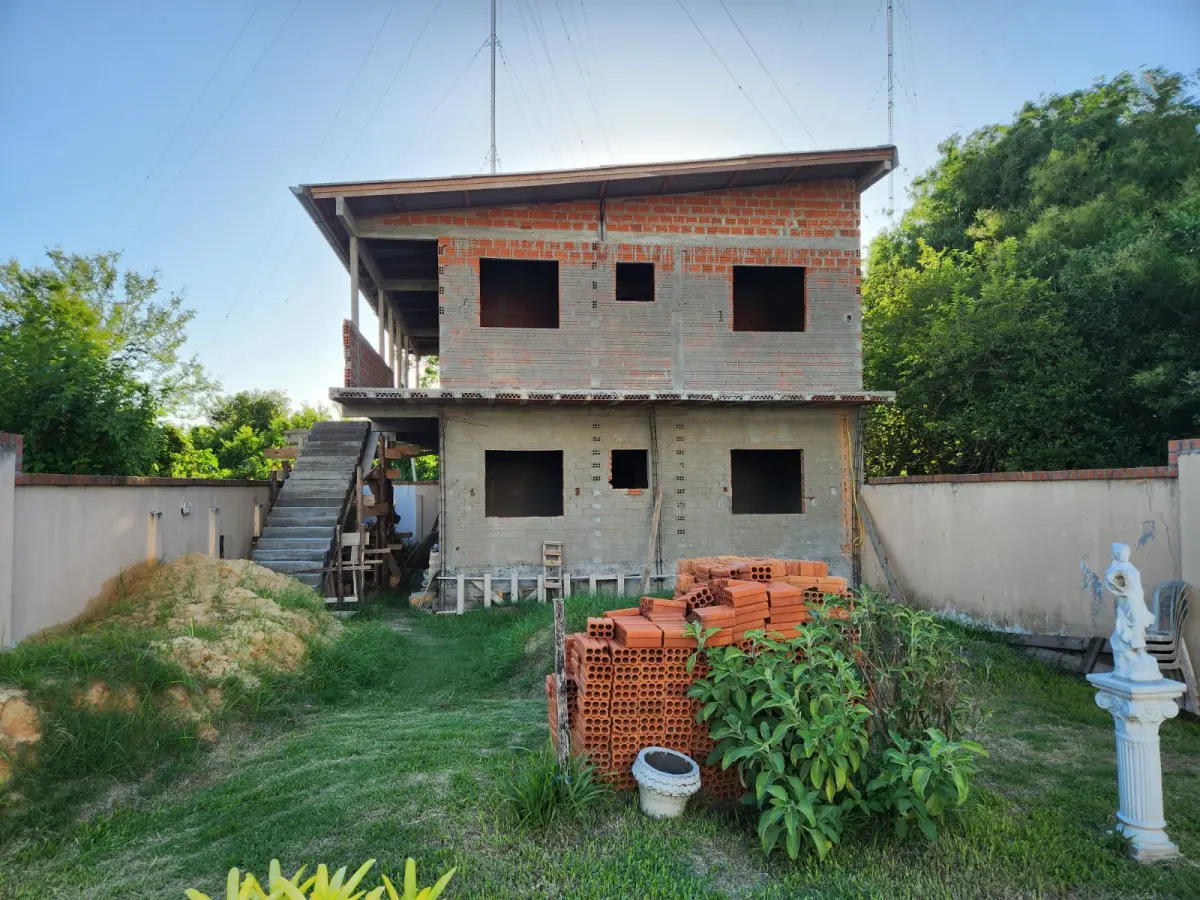 LOTE 001 - GRANDE CASA COM PISCINA NA ILHA DA PINTADA COM MAIS 4 APTS EM OBRA NO IMOVEL