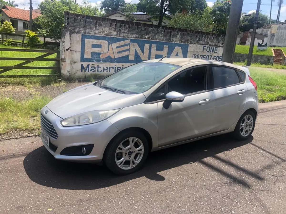 LOTE 013 - Ford Fiesta 1.6 16v Flex Mec 5p, fab/mod 2014/2015