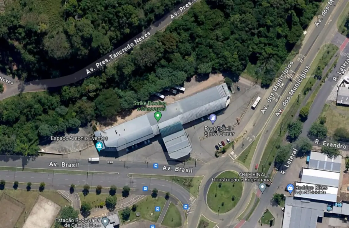 LOTE 002 - Prédio Comercial em alvenaria - shopping de lojas e posto combustivel