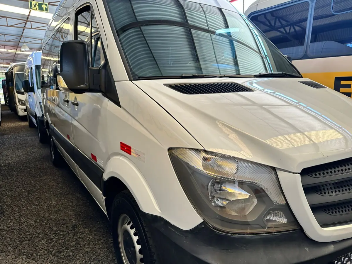 LOTE 003 - SPRINTER 415 VAN LUXO DIESEL, ANO 2019