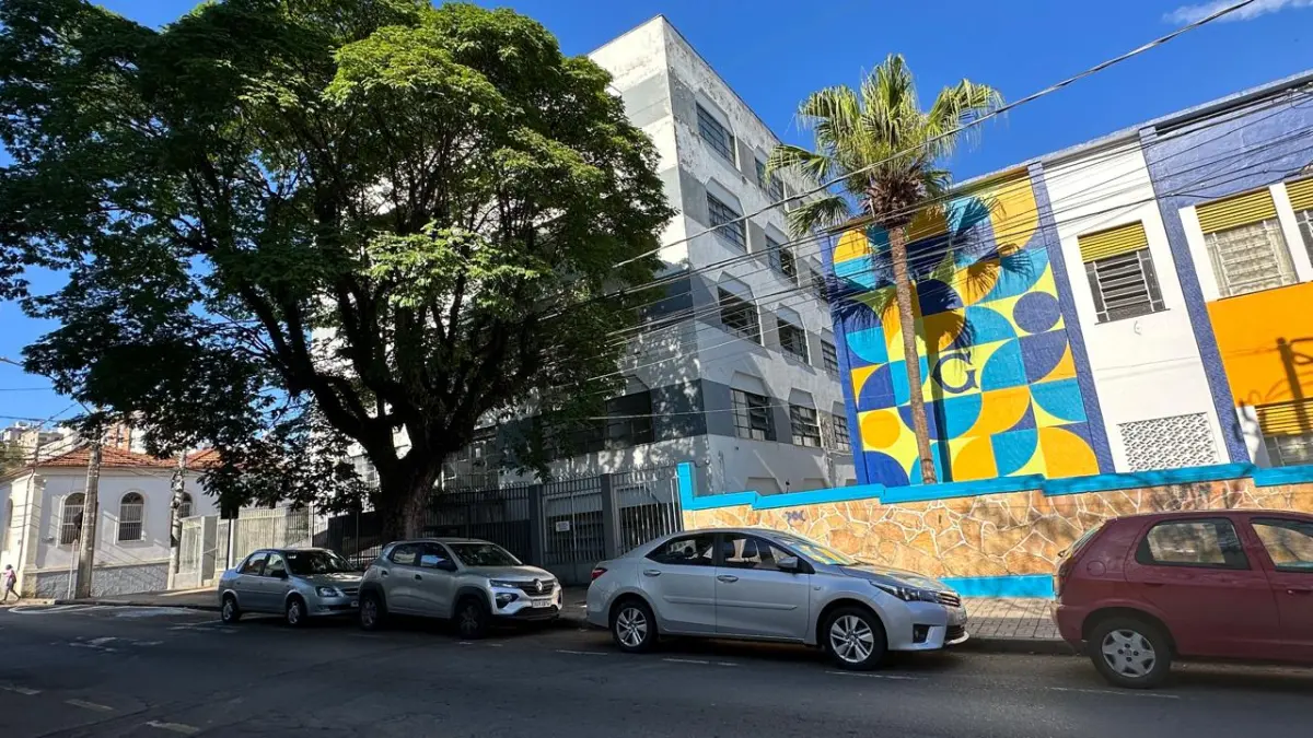 LOTE 001 - GRANDE IMÓVEL COM PRÉDIOS ESCOLA EM BAIRRO NOBRE EM JUIZ DE FORA / MG