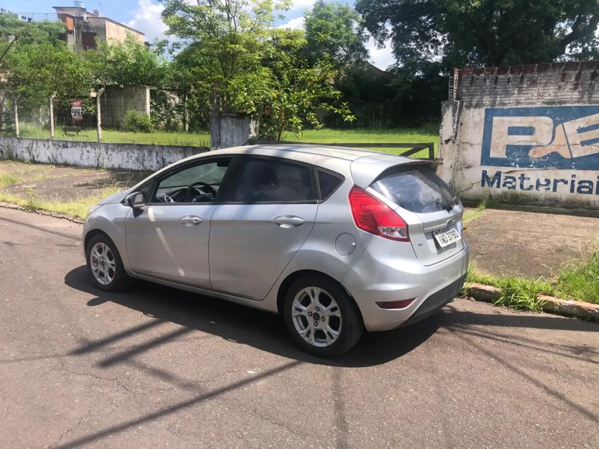 LOTE 013 - Ford Fiesta 1.6 16v Flex Mec 5p, fab/mod 2014/2015