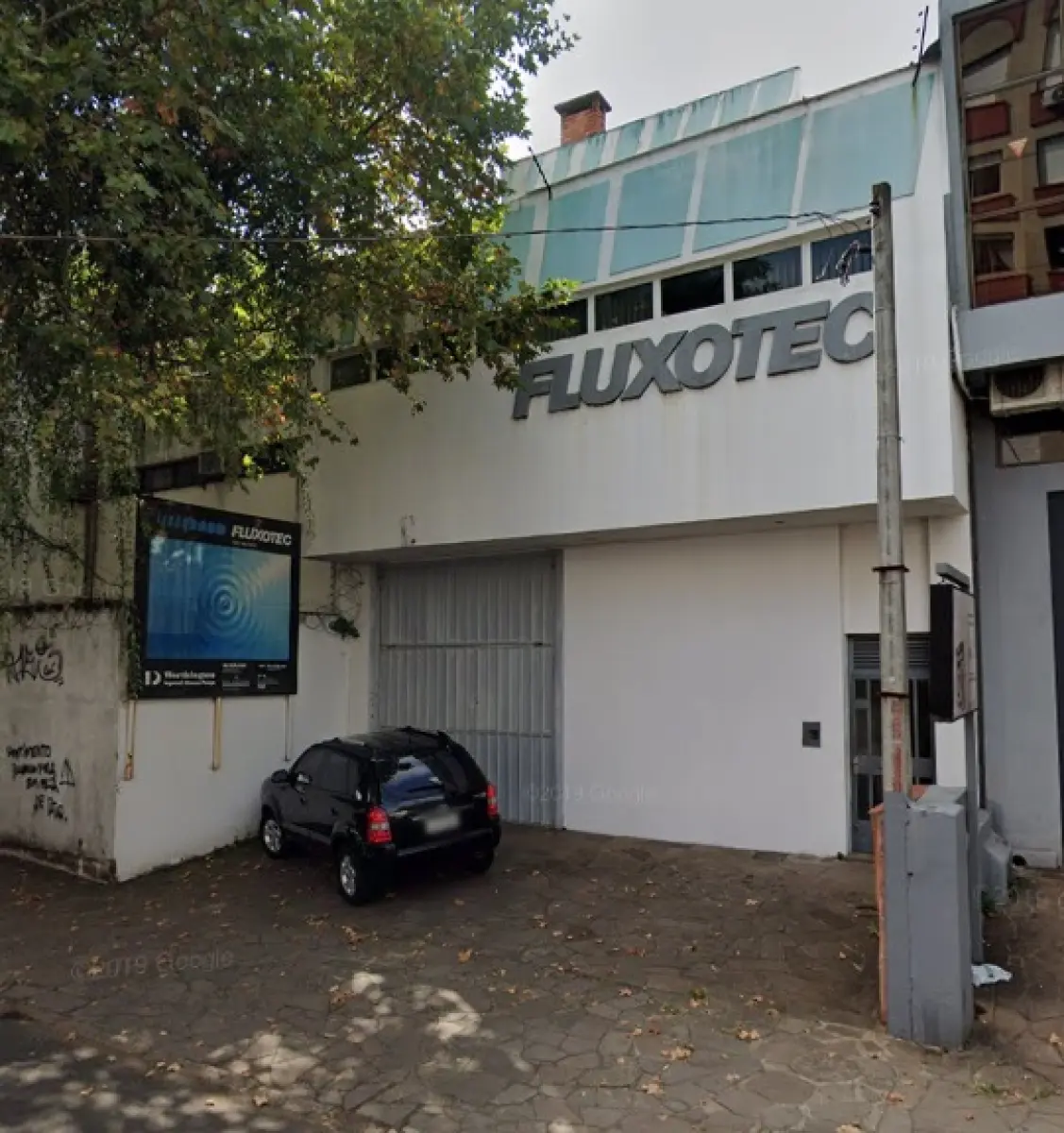 LOTE 002 - O prédio sob nº 1.202 da Avenida Pernambuco, Porto Alegre