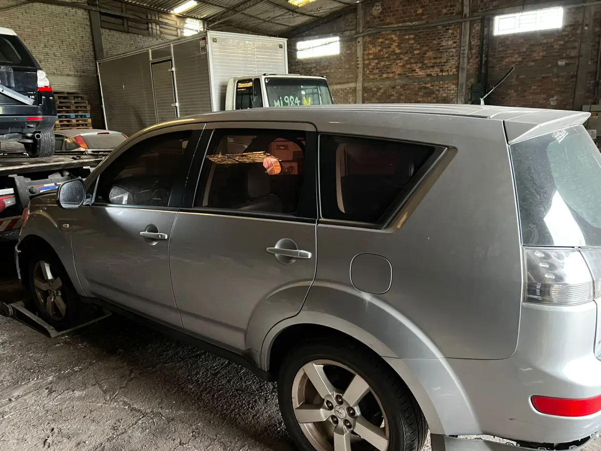 LOTE 001 - I/MMC OUTLANDR 3.0 V6