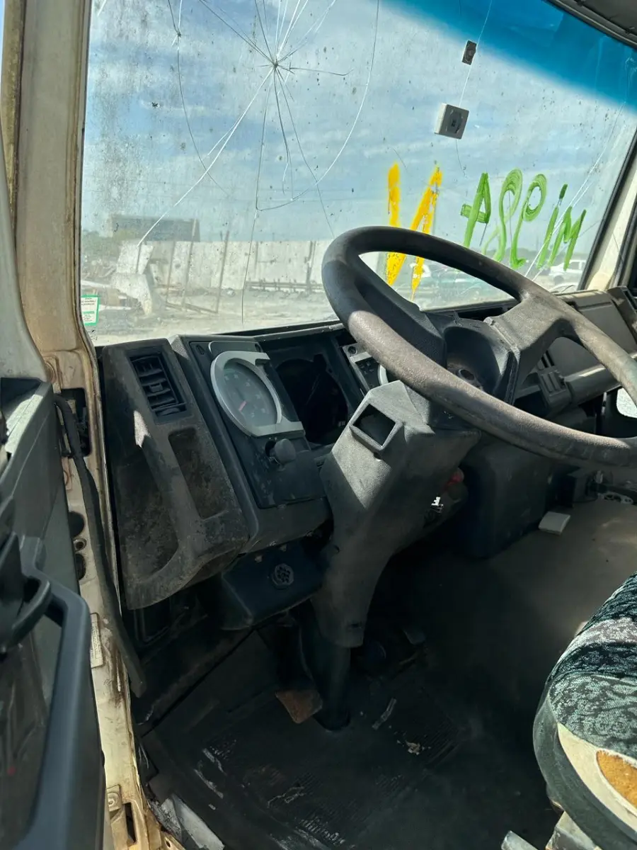 LOTE 000 - FORD CARGO 815 E ANO 2011