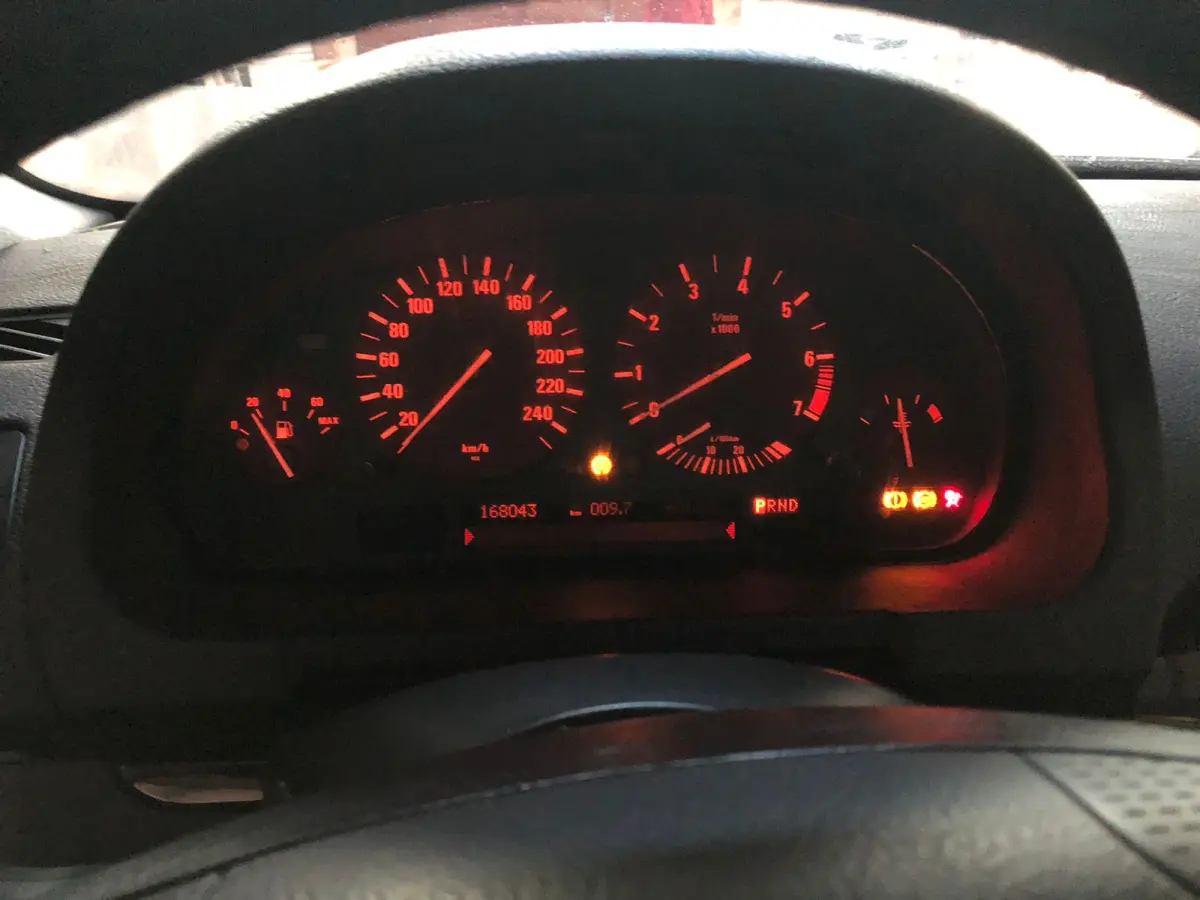 LOTE 000 - I/BMW X5, cor preta, fabricação/modelo 2001/2002 - BLINDADA