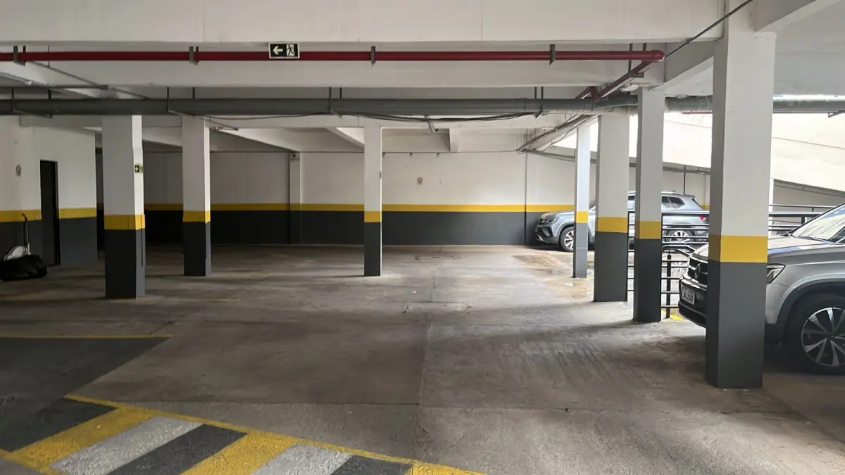 LOTE 000 - O apartamento nº 503, bloco A, localizado no Conjunto Residencial Piazza Venezia e  O box nº 20 do Conjunto Residencial Piazza Venezia Sul