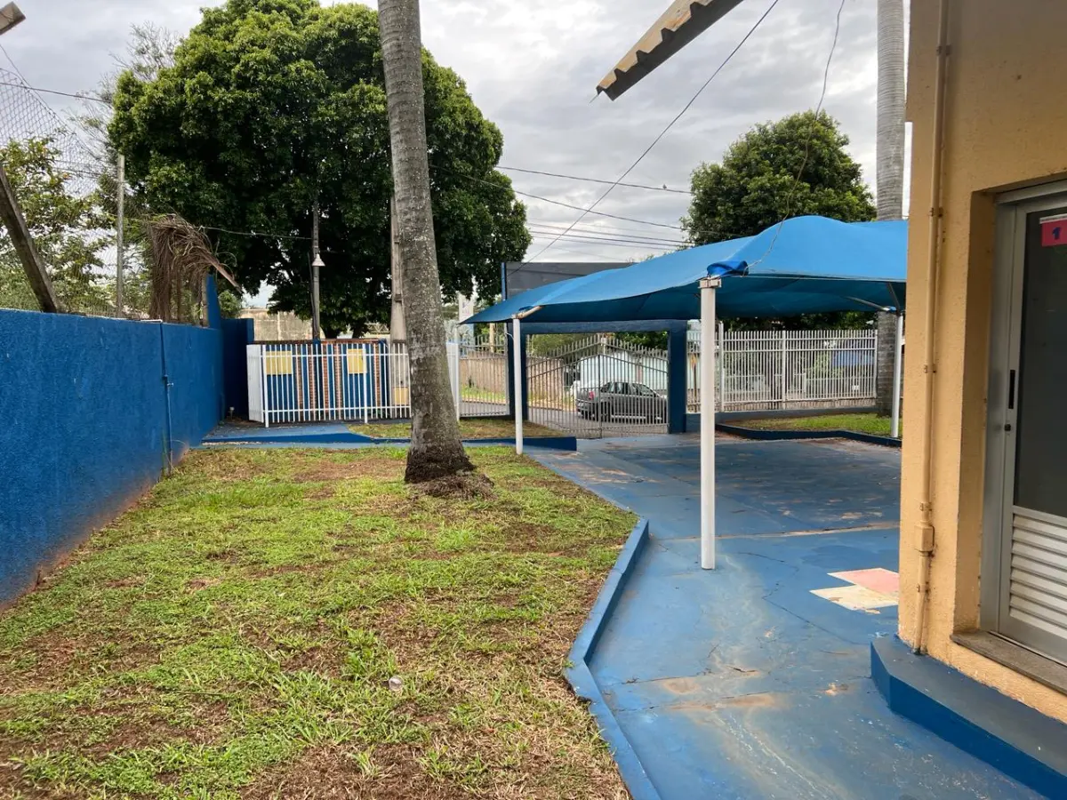 LOTE 001 - GRANDE IMÓVEL CENTRO DE LINS COM 2 ESQUINAS - EM AVENIDA - COM GINASIO COBERTO - SALAS - ESCOLA