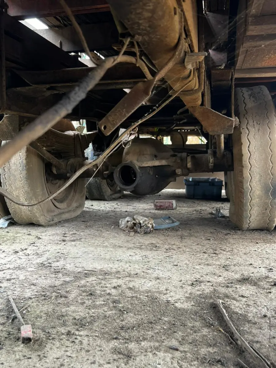 LOTE 001 - Caminhão de carga M. Benz/LS 1113, ano 1976 placa LXV5575.