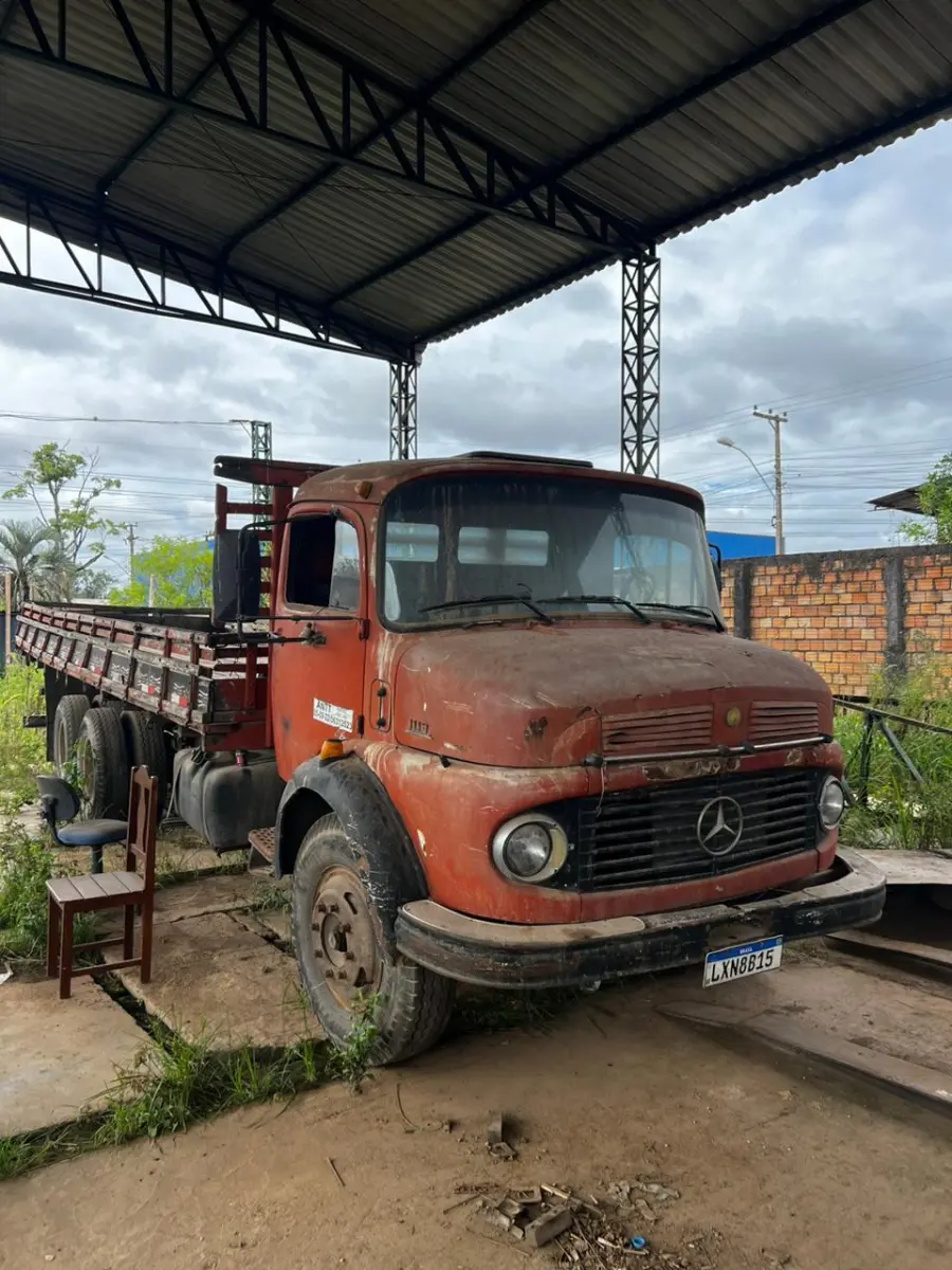 LOTE 002 - Caminhão de carga M. Benz/L 1113, ano 1973 LXN8B15