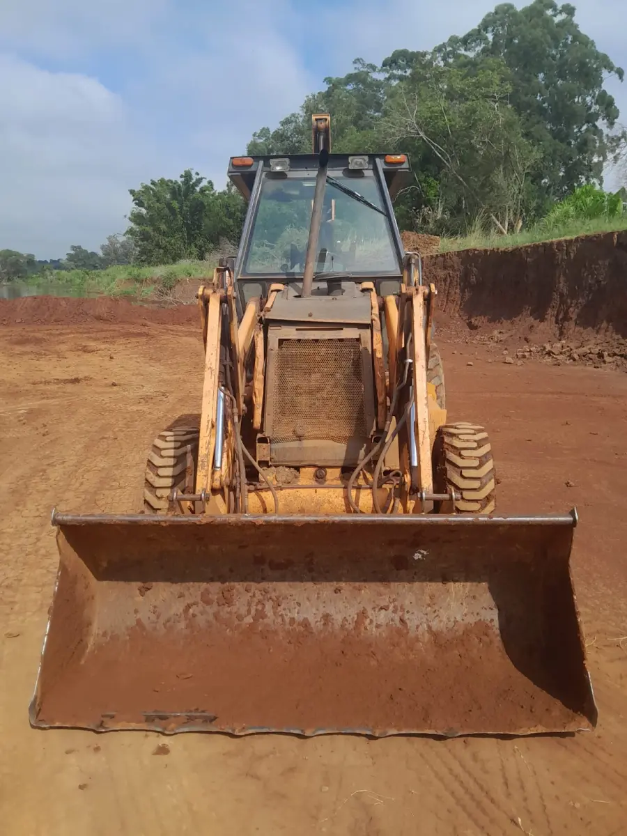 LOTE 001 - UPI DE FABRICA DE TIJOLOS - CERAMICA COMPLETA - CAMINHOES - EMPILHADEIRA -ESCAVADEIRA - SEDE COMPLETA PRODUZINDO - 2 JAZIDAS ATIVAS E COM LICENÇAS - MAIS UM OUTRO IMÓVEL PARA SEDE FUTURA
