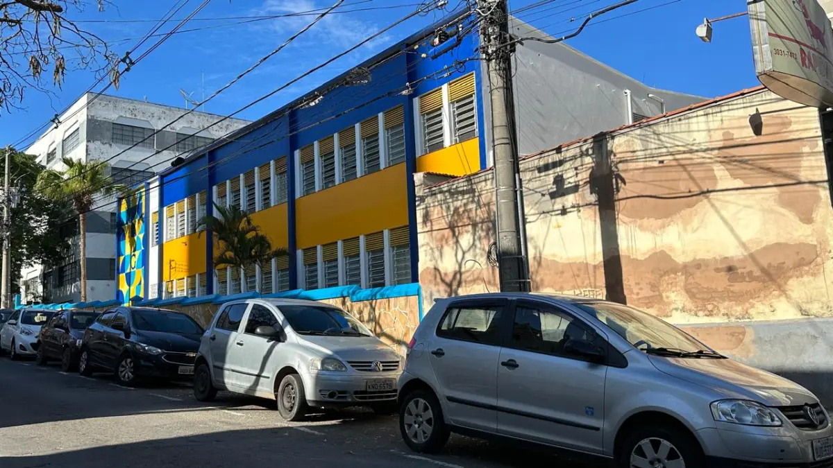 LOTE 001 - GRANDE IMÓVEL COM PRÉDIOS ESCOLA EM BAIRRO NOBRE EM JUIZ DE FORA / MG
