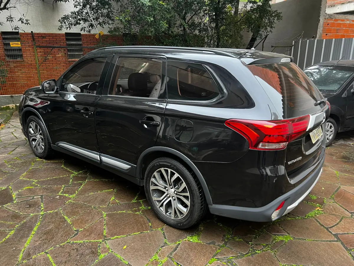 LOTE 001 - I/MMC OUTLANDER 2.0, fabricação/modelo:2015/2016, cor preta