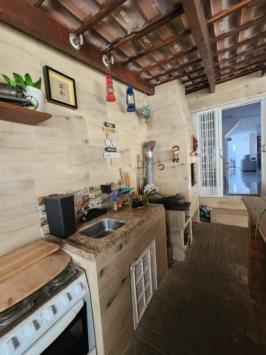 LOTE 001 - GRANDE CASA COM PISCINA NA ILHA DA PINTADA COM MAIS 4 APTS EM OBRA NO IMOVEL