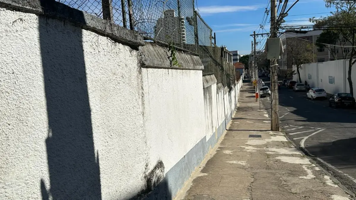 LOTE 001 - GRANDE IMÓVEL DE 13.044,60M2 COM PREDIO PISCINAS ETC EM JUIZ DE FORA MG