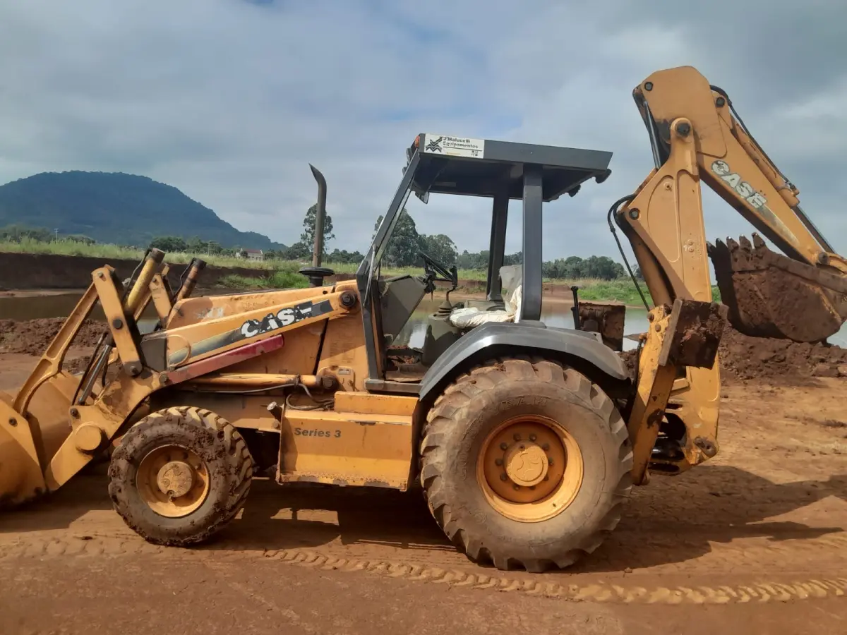 LOTE 001 - UPI DE FABRICA DE TIJOLOS - CERAMICA COMPLETA - CAMINHOES - EMPILHADEIRA -ESCAVADEIRA - SEDE COMPLETA PRODUZINDO - 2 JAZIDAS ATIVAS E COM LICENÇAS - MAIS UM OUTRO IMÓVEL PARA SEDE FUTURA